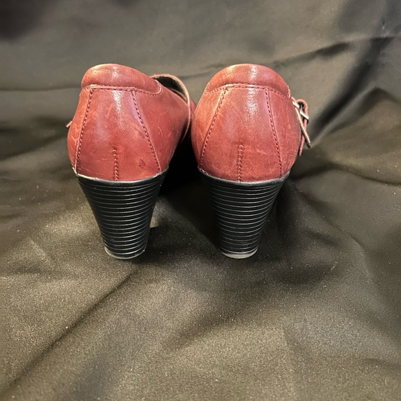 Clarks Bendables Raisin Purple Brown Leather Mary Jane Heels Shoes size 6 - Picture 5 of 10